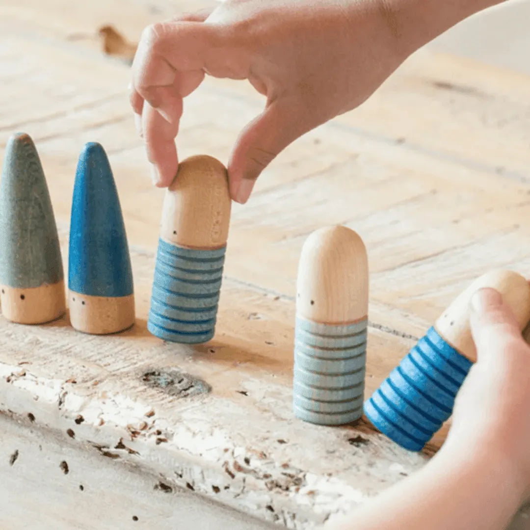 wooden-rainbow-brots-stick-people